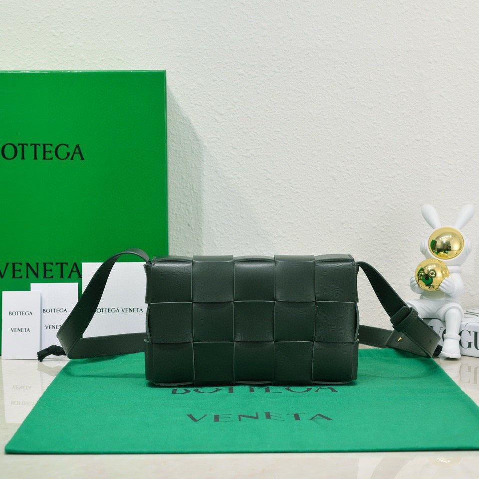 Bottega Veneta Cassette 23 in Dark Green Calfskin Bag