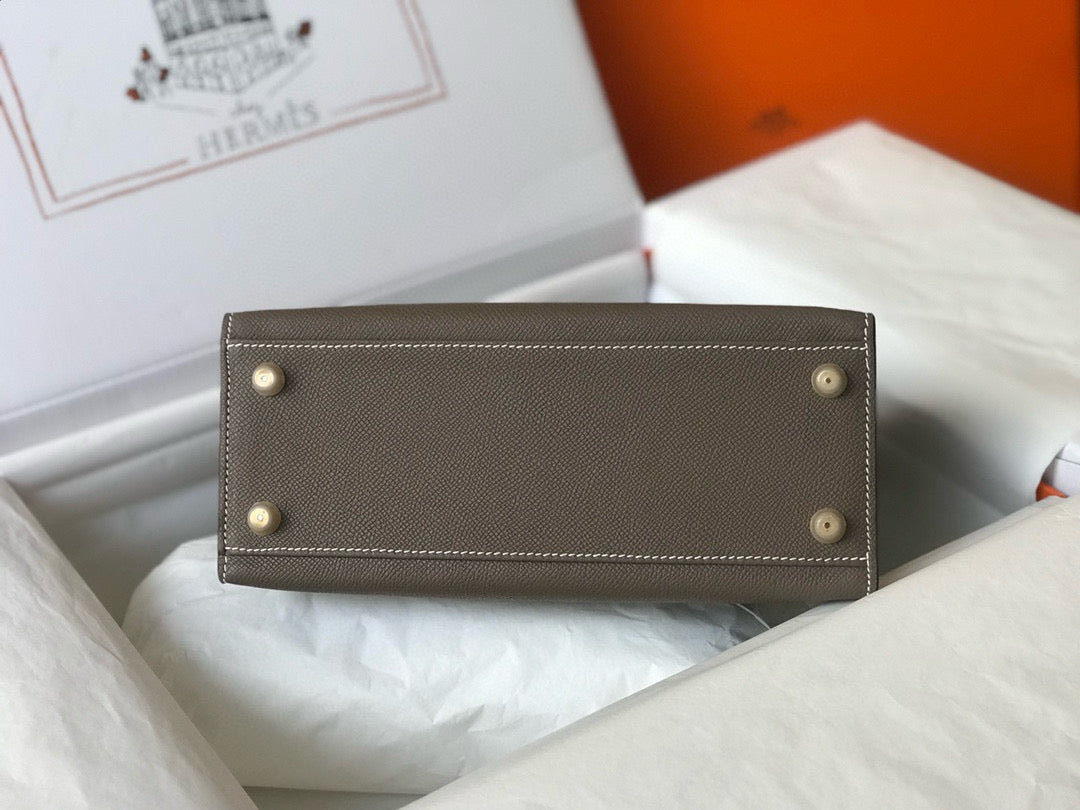 Hermes Kelly 25 Etoupe Epsom Leather Gold Hardware Bag