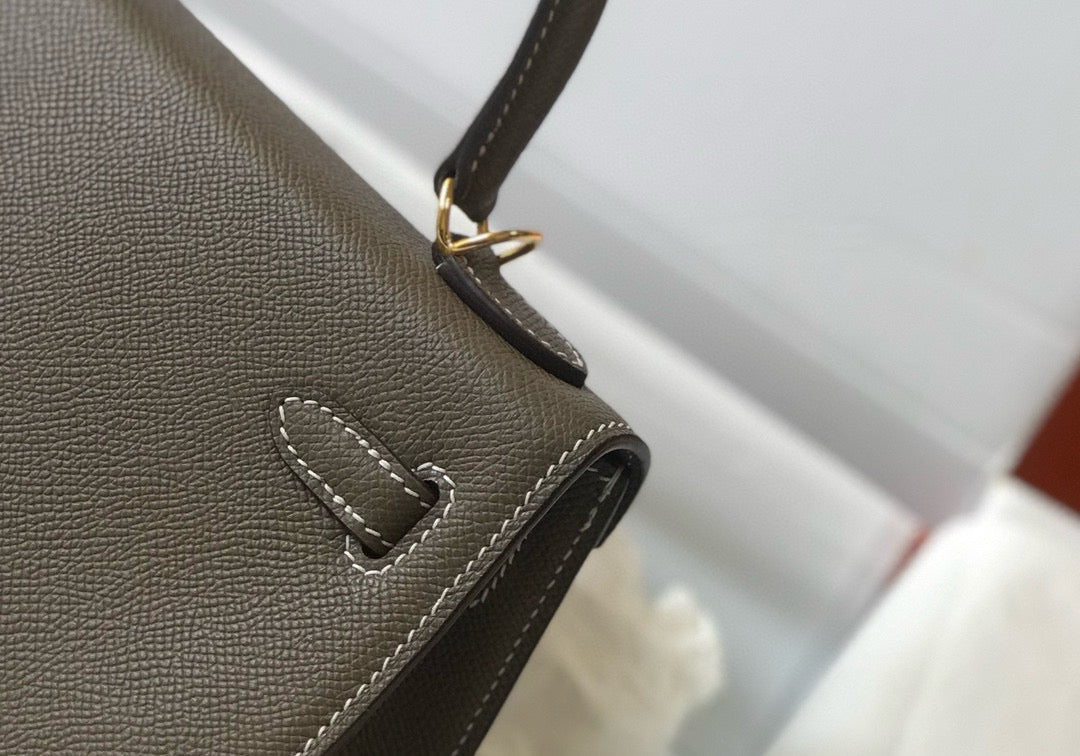 Hermes Kelly 25 Etoupe Epsom Leather Gold Hardware Bag