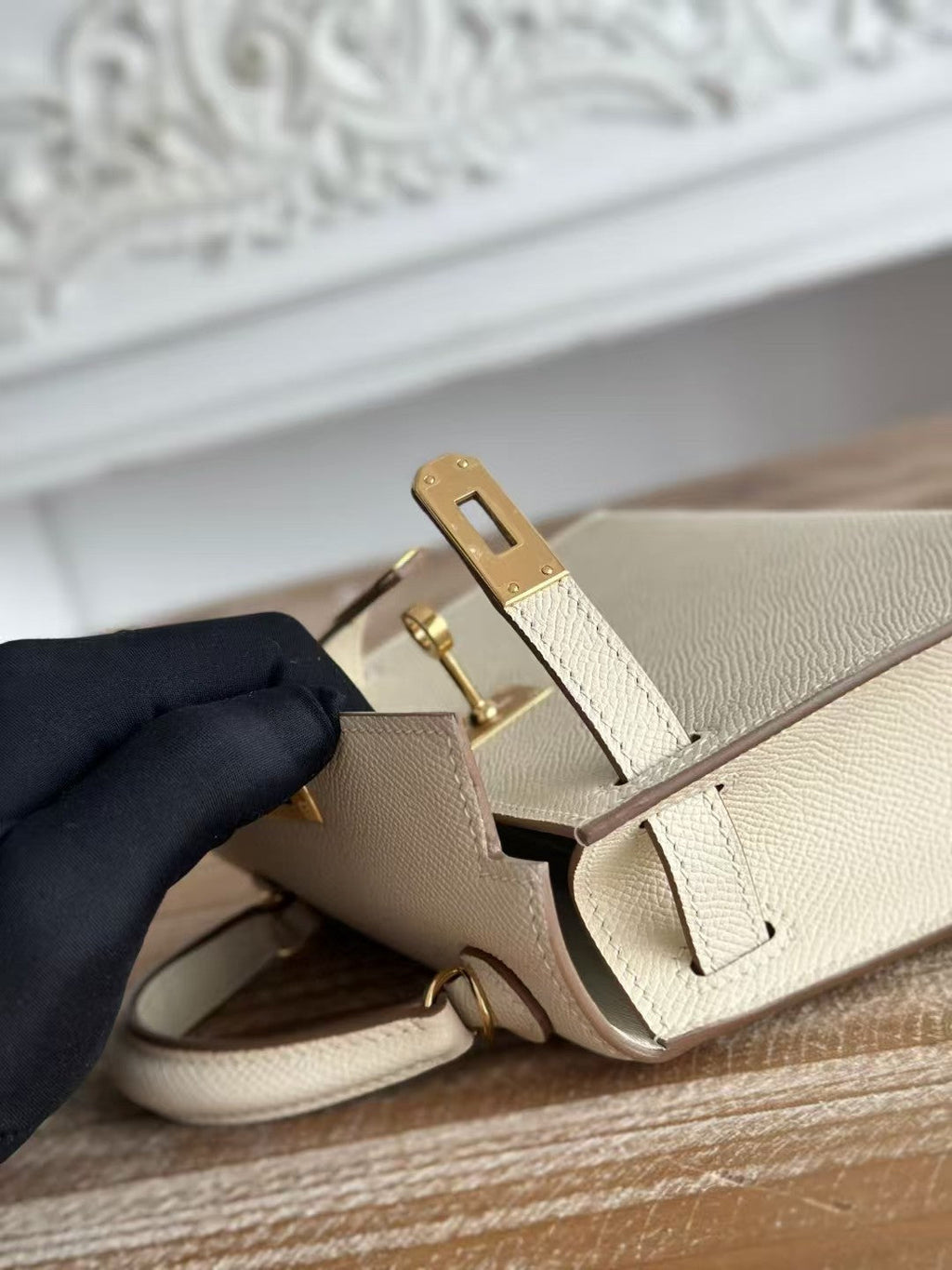 Hermes Kelly Mini 19 White Calfskin Gold Hardware Bag