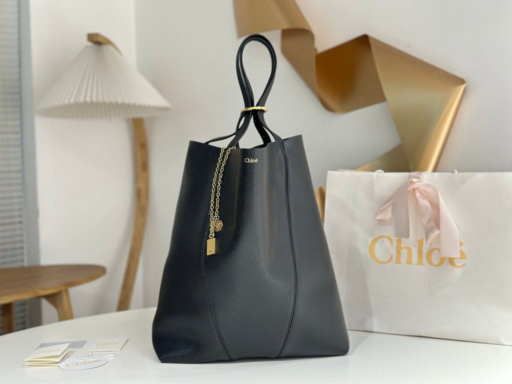 Chlo Spin Tote Bag in Black Grained Leather