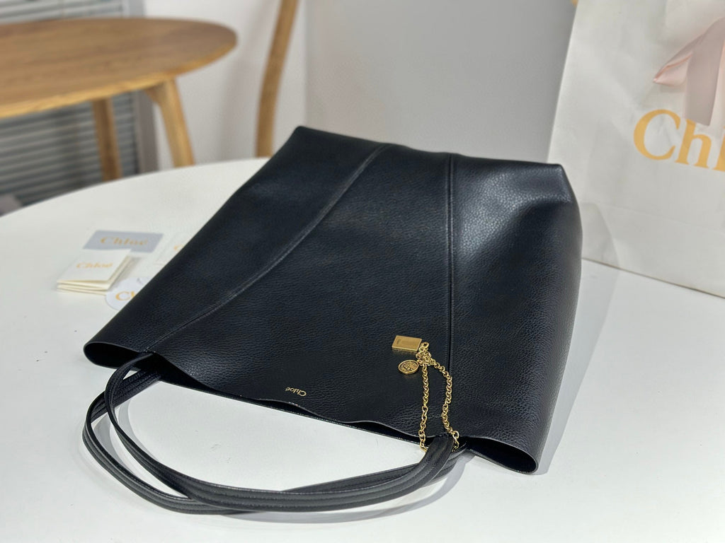 Chlo Spin Tote Bag in Black Grained Leather