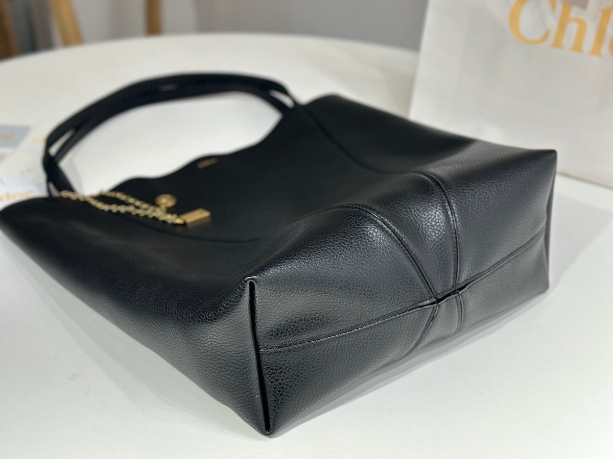 Chlo Spin Tote Bag in Black Grained Leather