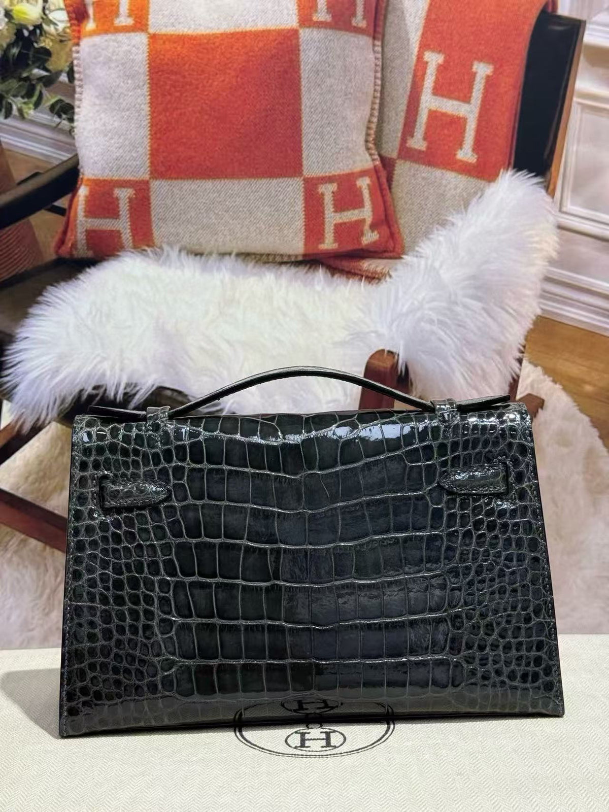 Hermes Kelly Mini 22 in Black American Alligator Silver Buckle Bag