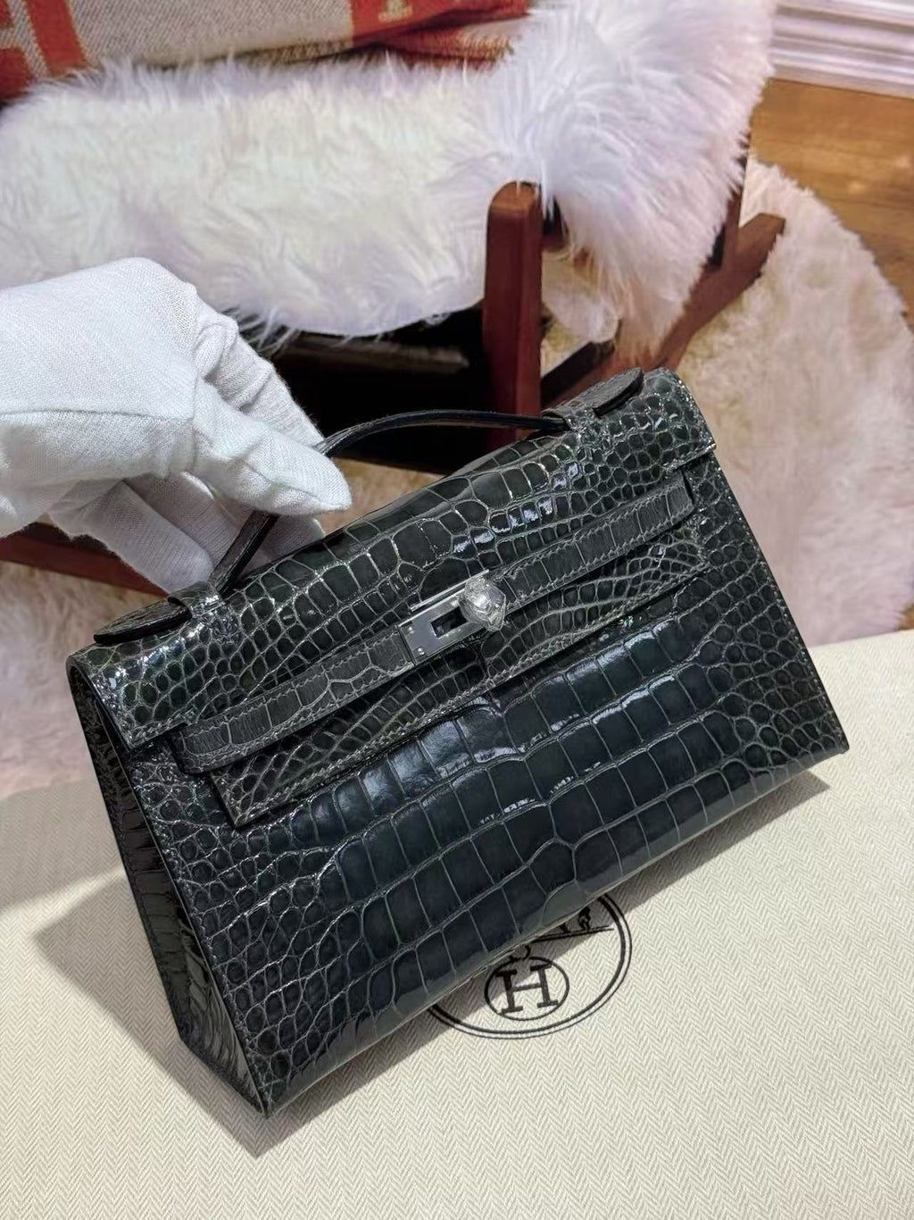 Hermes Kelly Mini 22 in Black American Alligator Silver Buckle Bag