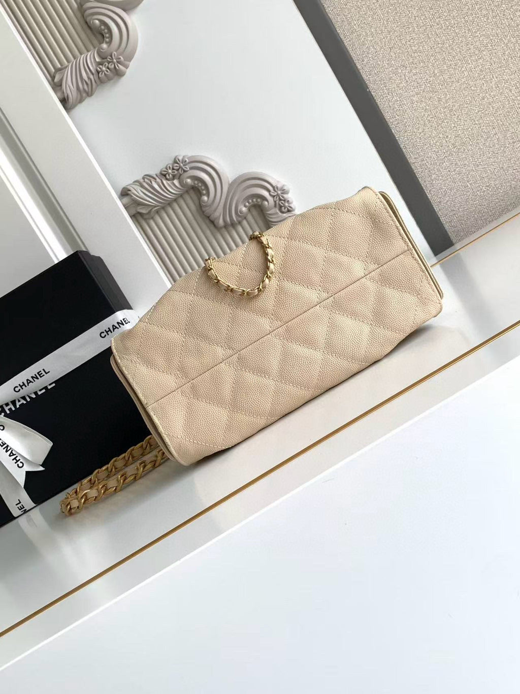 Chanel 25 Mini Handbag 22cm in Beige Grained Calfskin Gold Hardware