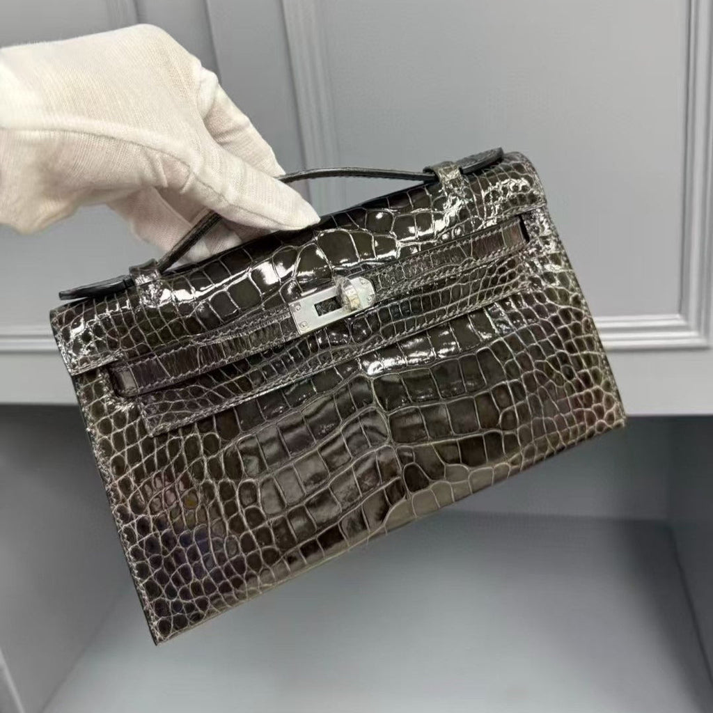 Hermes Kelly Mini 22 in Brown American Alligator Silver Buckle Bag