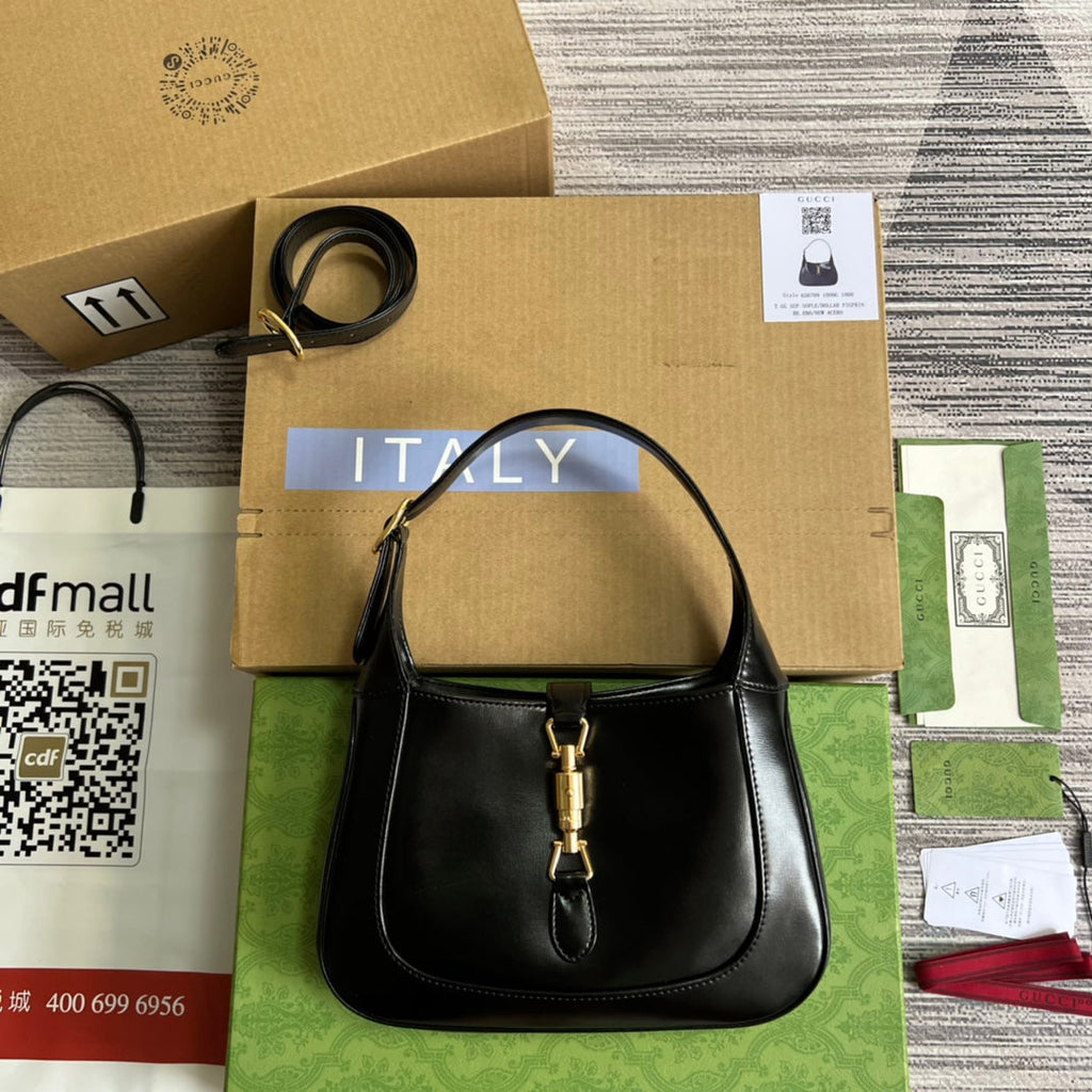 Gucci Jackie Small 28 Shoulder Bag in Black Calfskin