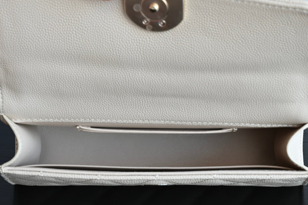 Chanel 25S Kelly 18 cm in Beige Lambskin Bag