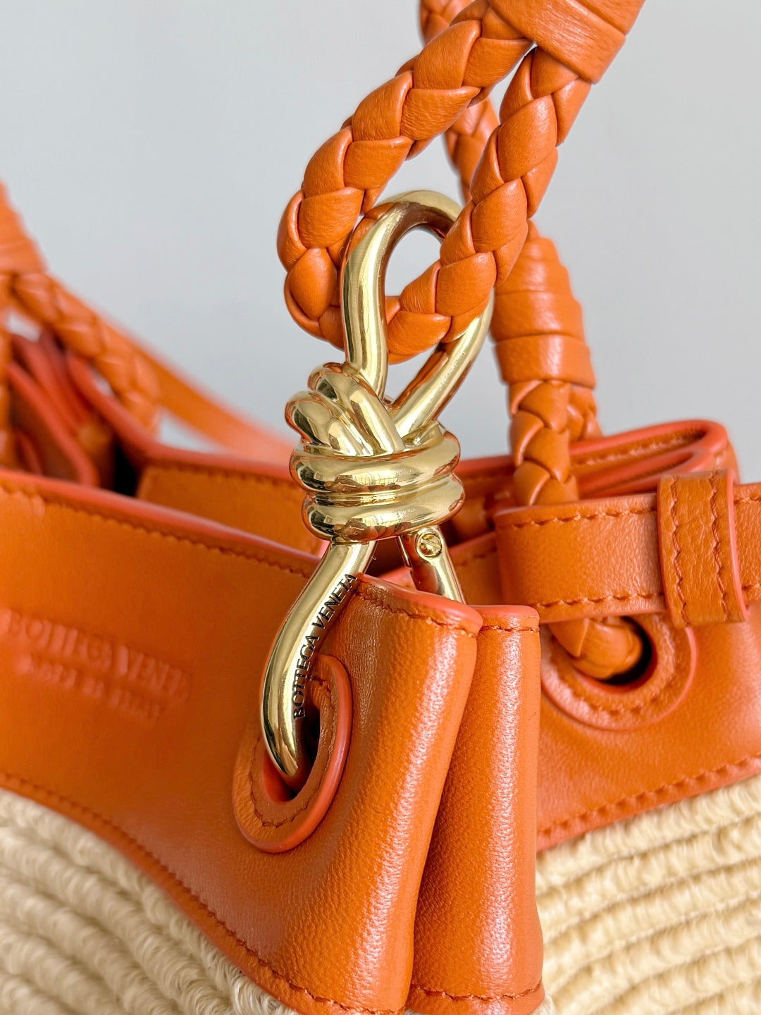 Bottega Veneta 25S Small Parachute 20 in Burned Orange Calfskin and Raffia Bag