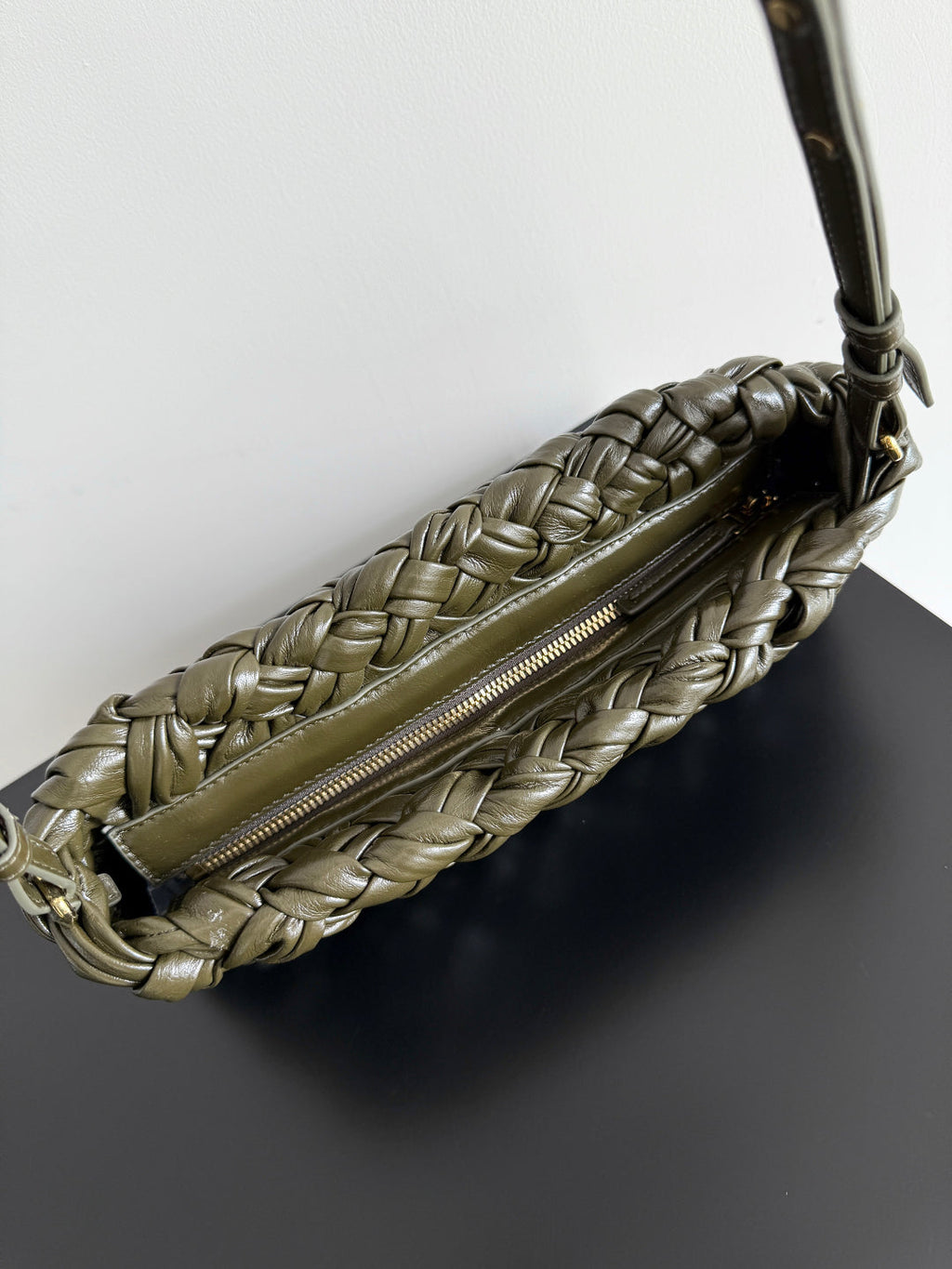 Bottega Veneta Kelimero Cha-Cha Clutch 28.5 in Dark Green Lambskin