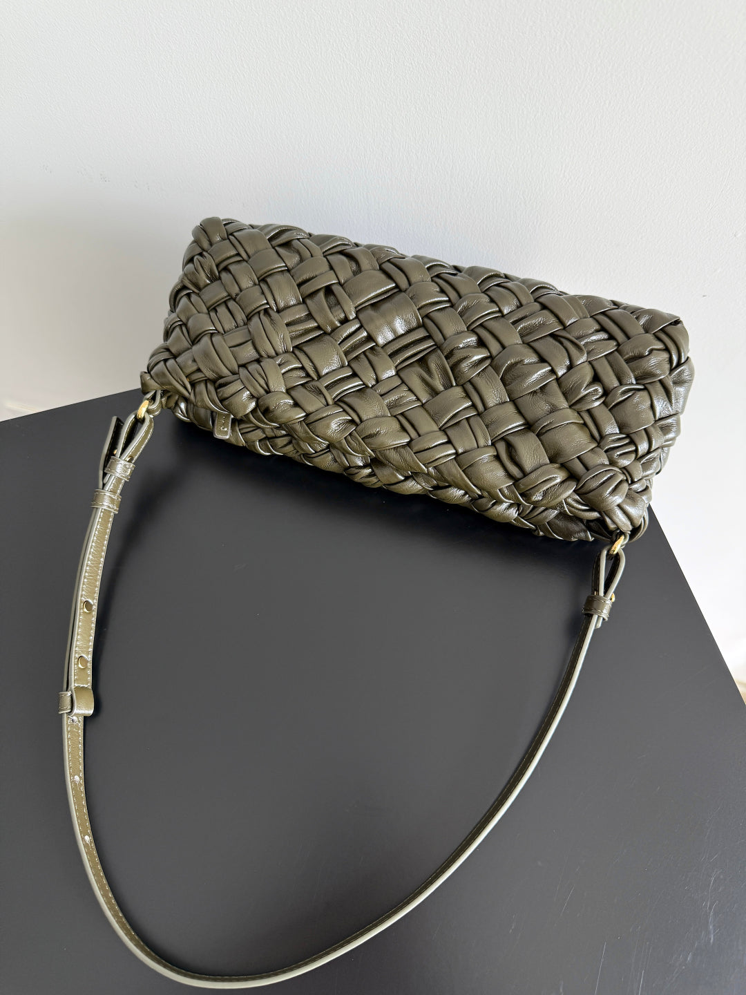 Bottega Veneta Kelimero Cha-Cha Clutch 28.5 in Dark Green Lambskin