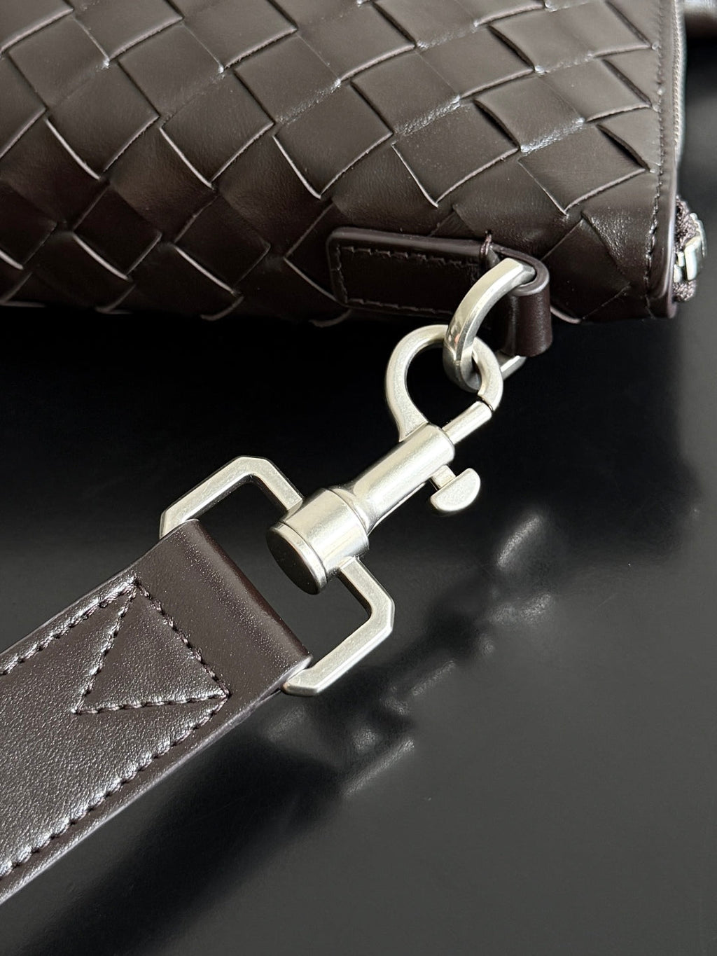 Bottega Veneta 25S Andiamo Large Intrecciato 39 in Dark Brown Calfskin Bag