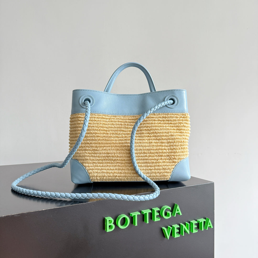 Bottega Veneta 25S Small Andiamo 25 in Light Blue Calfskin and Raffia Bag