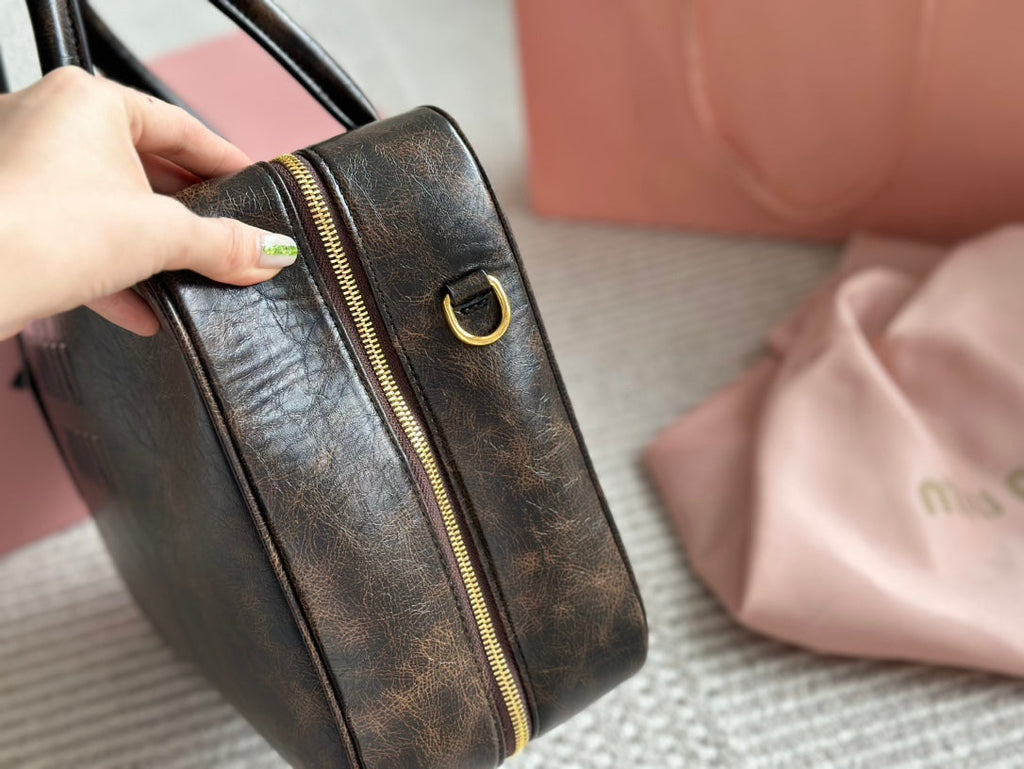 Beau 34 Bag in Sand/Coffee Calfskin