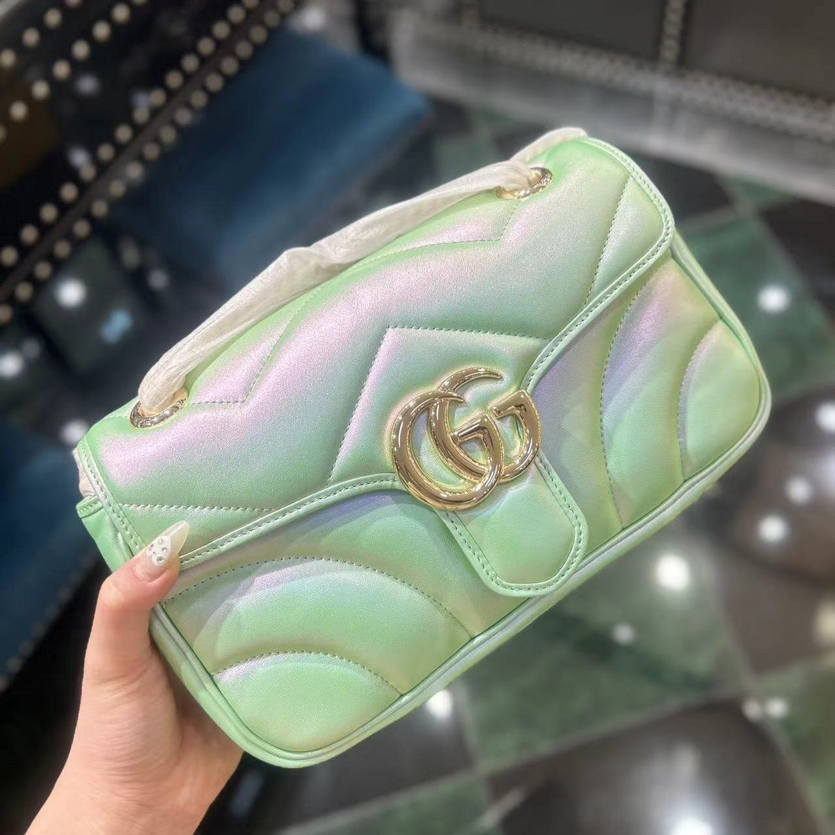 Gucci Marmont 26 Medium Shoulder Bag Green Iridescent Calfskin