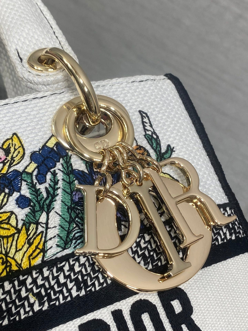 Dior 25S Small Lady D-Lite Bag 24 in White Flowers Calendar Allover Embroidery