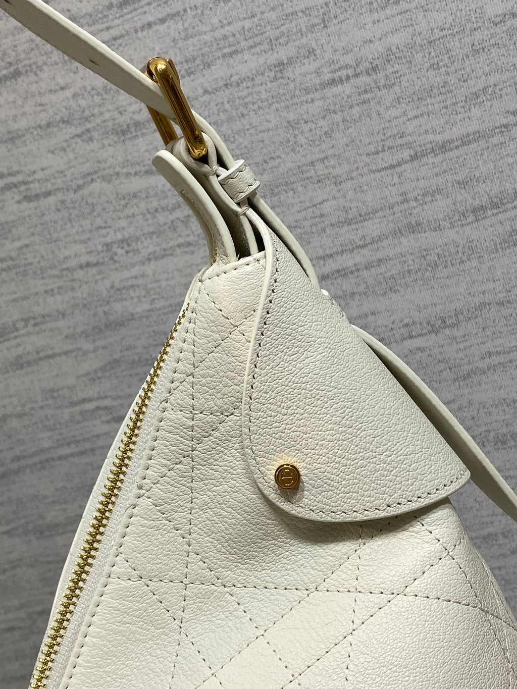 Dior 25S Voyage Bag 34 in Ivory Flat Macrocannage Grained Calfskin