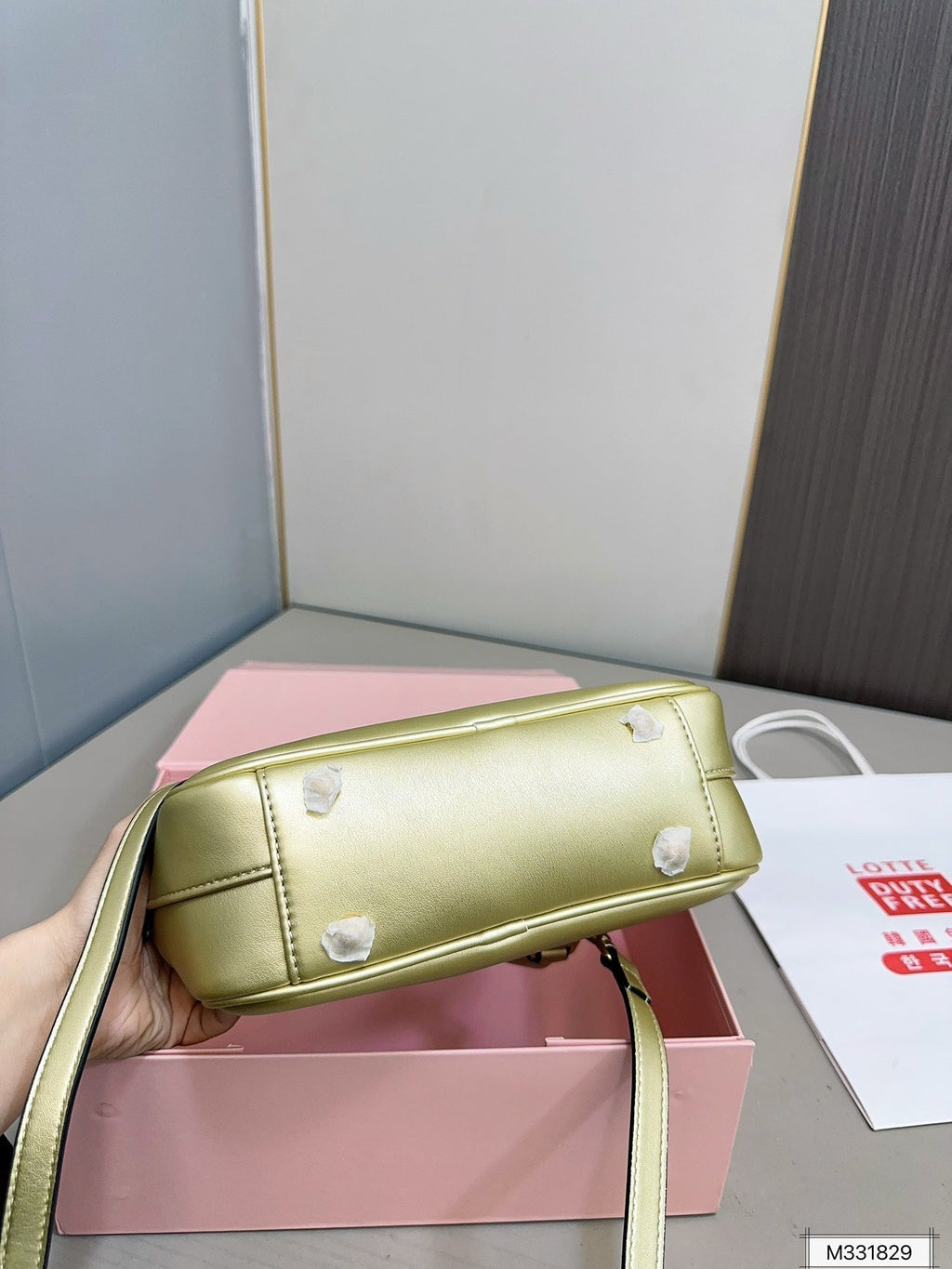Arcadie 25 Bag in Golden Calfskin