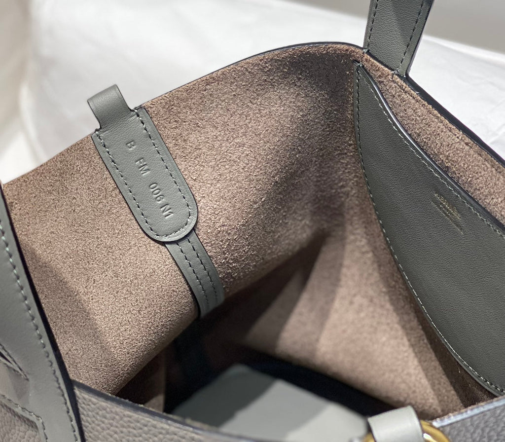 Hermes 25S in the Loop 18 in Etoupe Calfskin Gold Hardware Bag