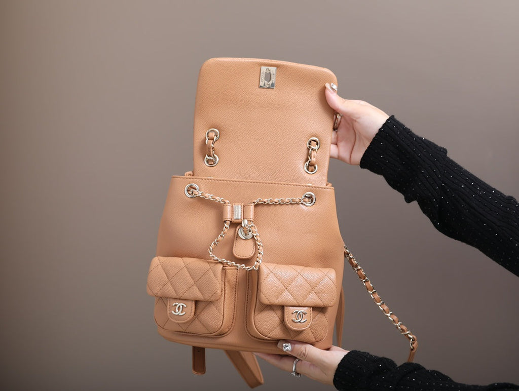 Chanel 25S Backpack 21 cm in Light Brown Lambskin