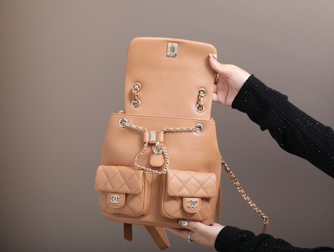 Chanel 25S Backpack 21 cm in Light Brown Lambskin
