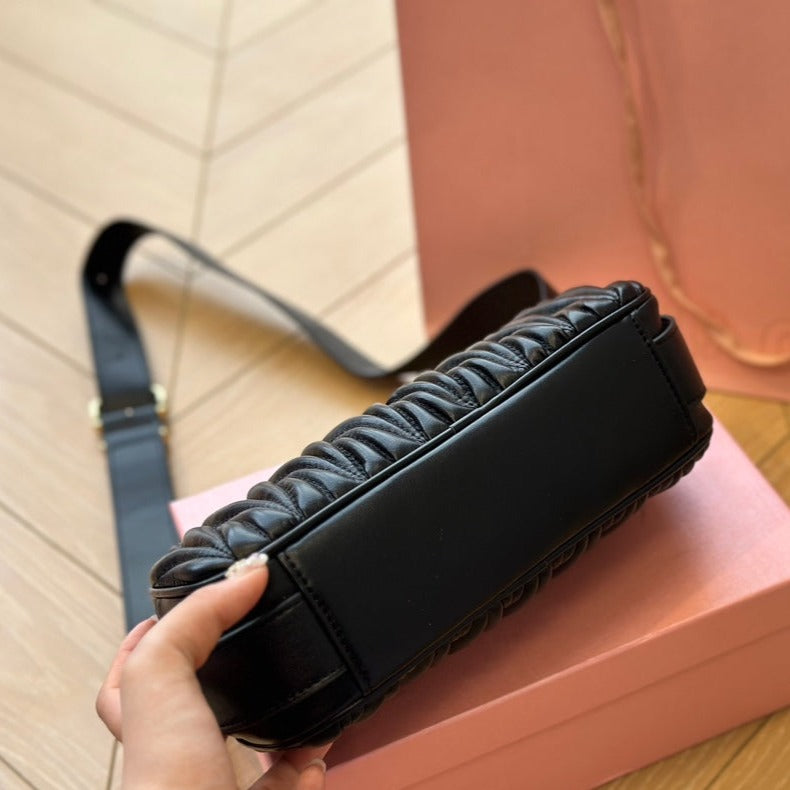 Baguette 25 Bag in Black Sheepskin
