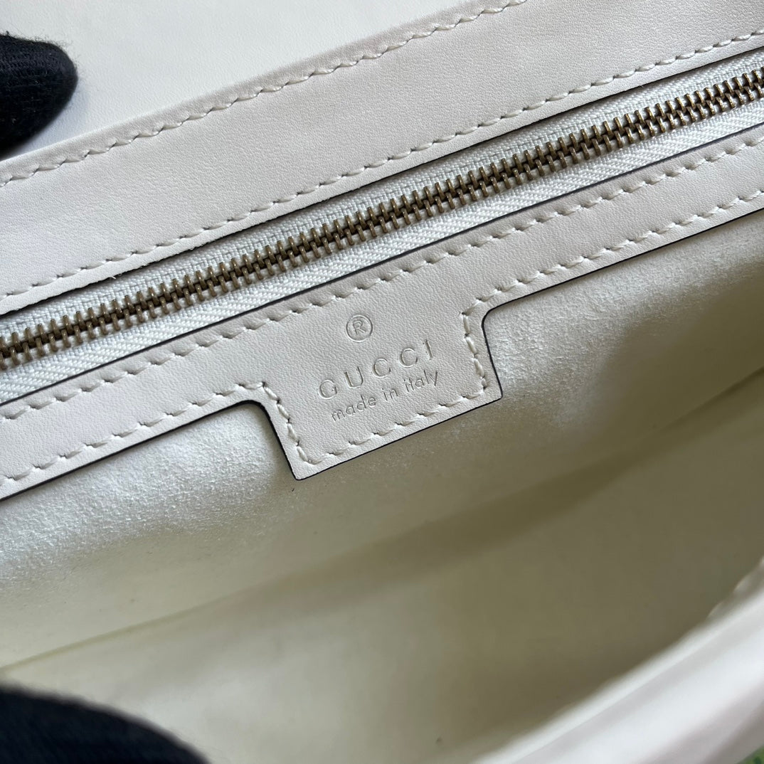 Gucci Marmont Medium 26 Bag in White Lambskin