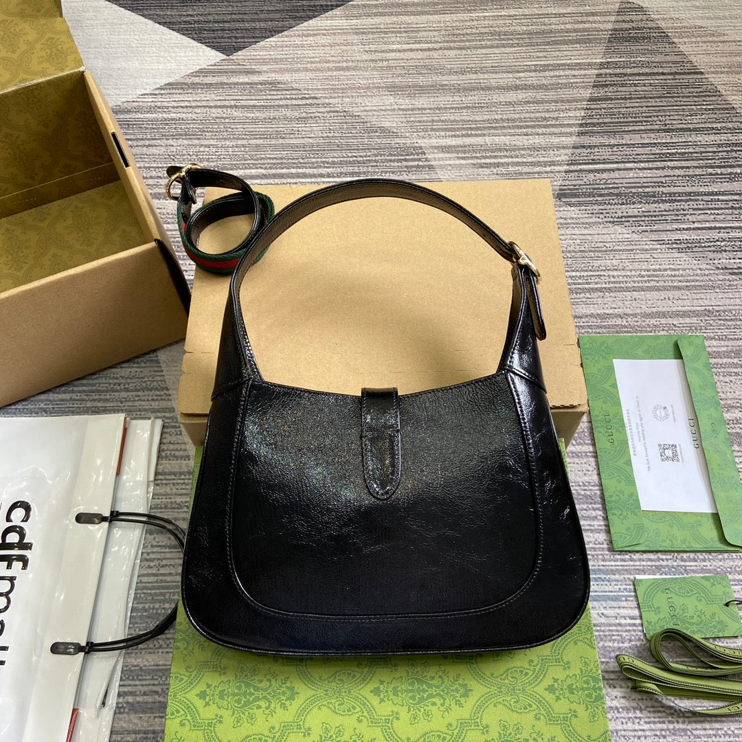 Gucci Jackie Small Shoulder Bag 27 in Black Cracked Lacquer Calfskin Gold Hardware
