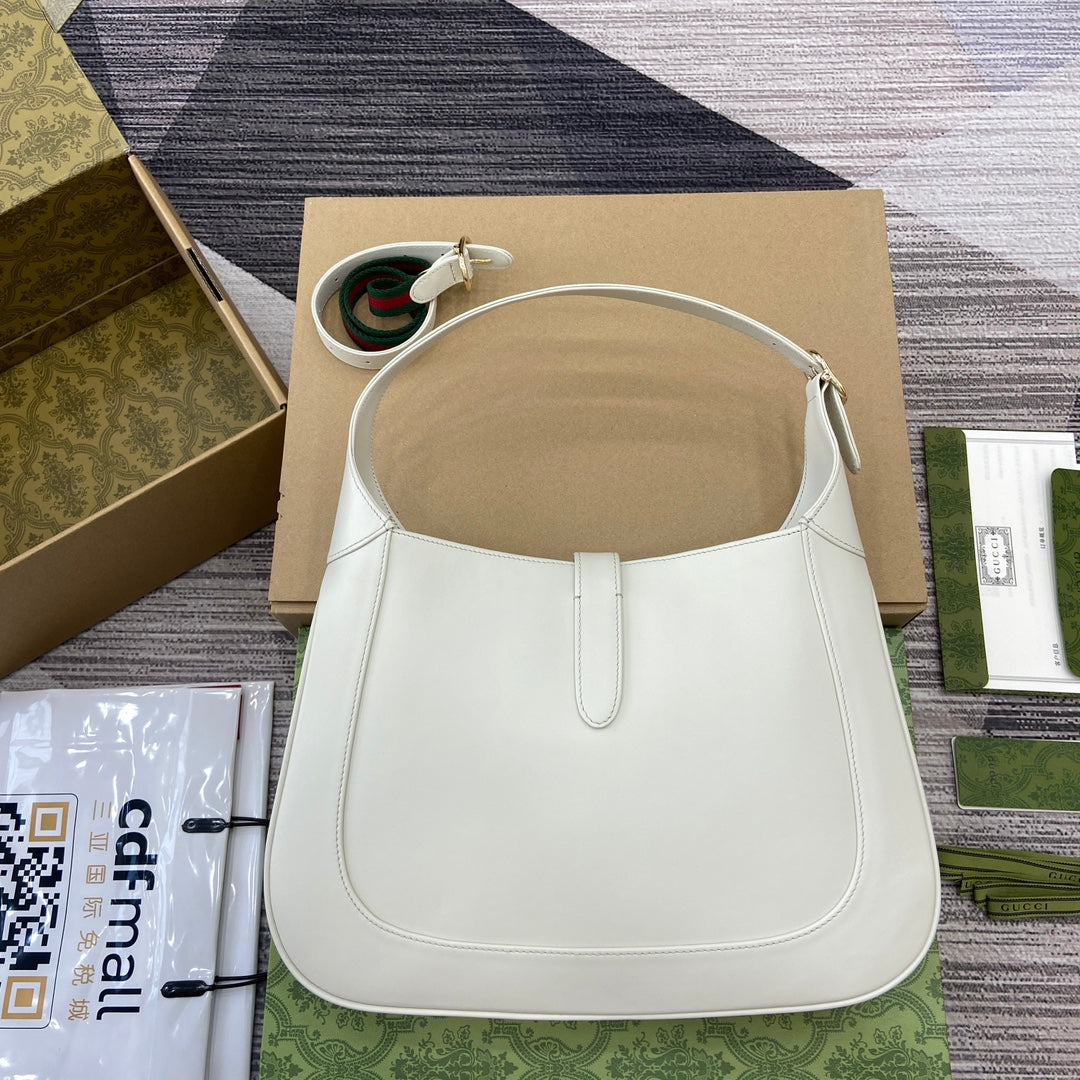 Gucci Jackie Medium Shoulder Bag 35 in White Calfskin Gold Hardware