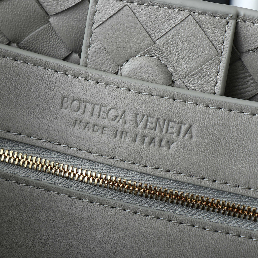 Bottega Veneta Medium Andiamo 32cm Grey Lambskin Bag