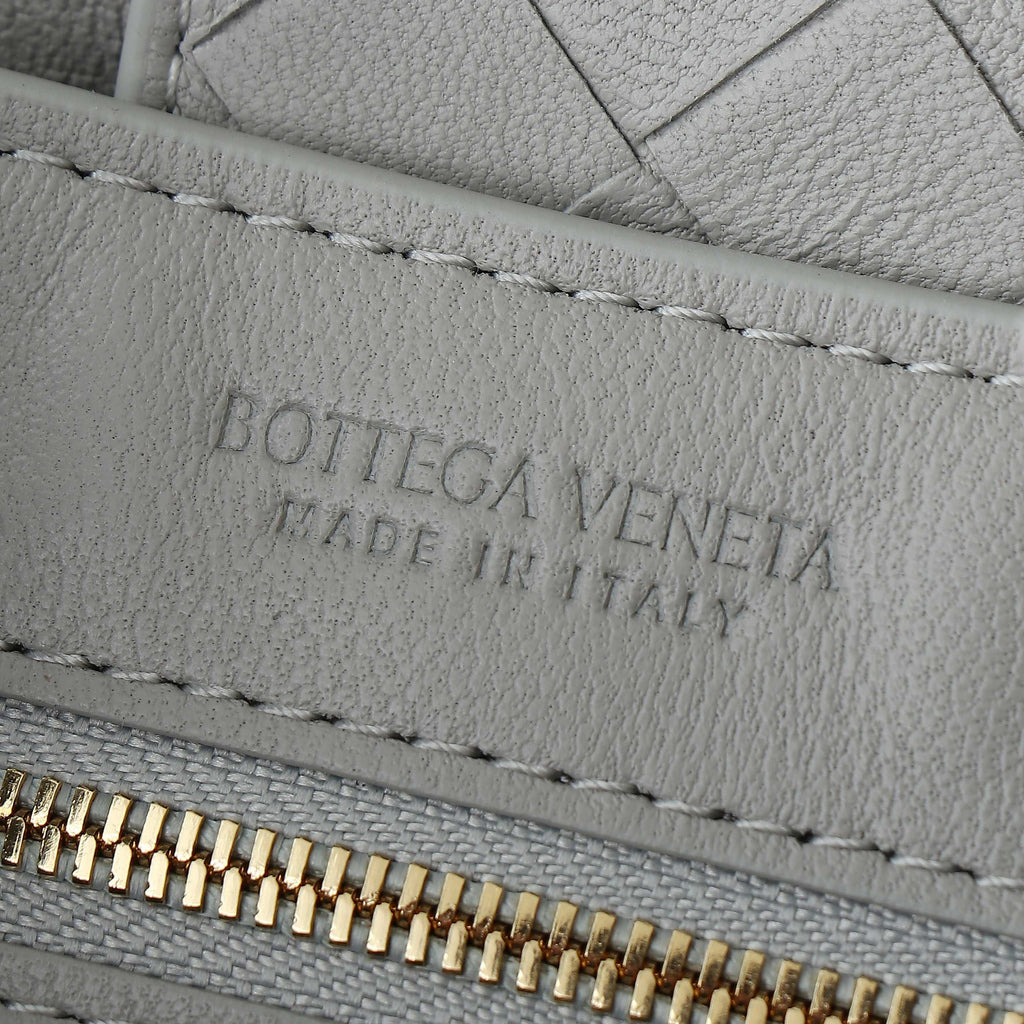 Bottega Veneta Small Andiamo 25cm Grey Lambskin Bag