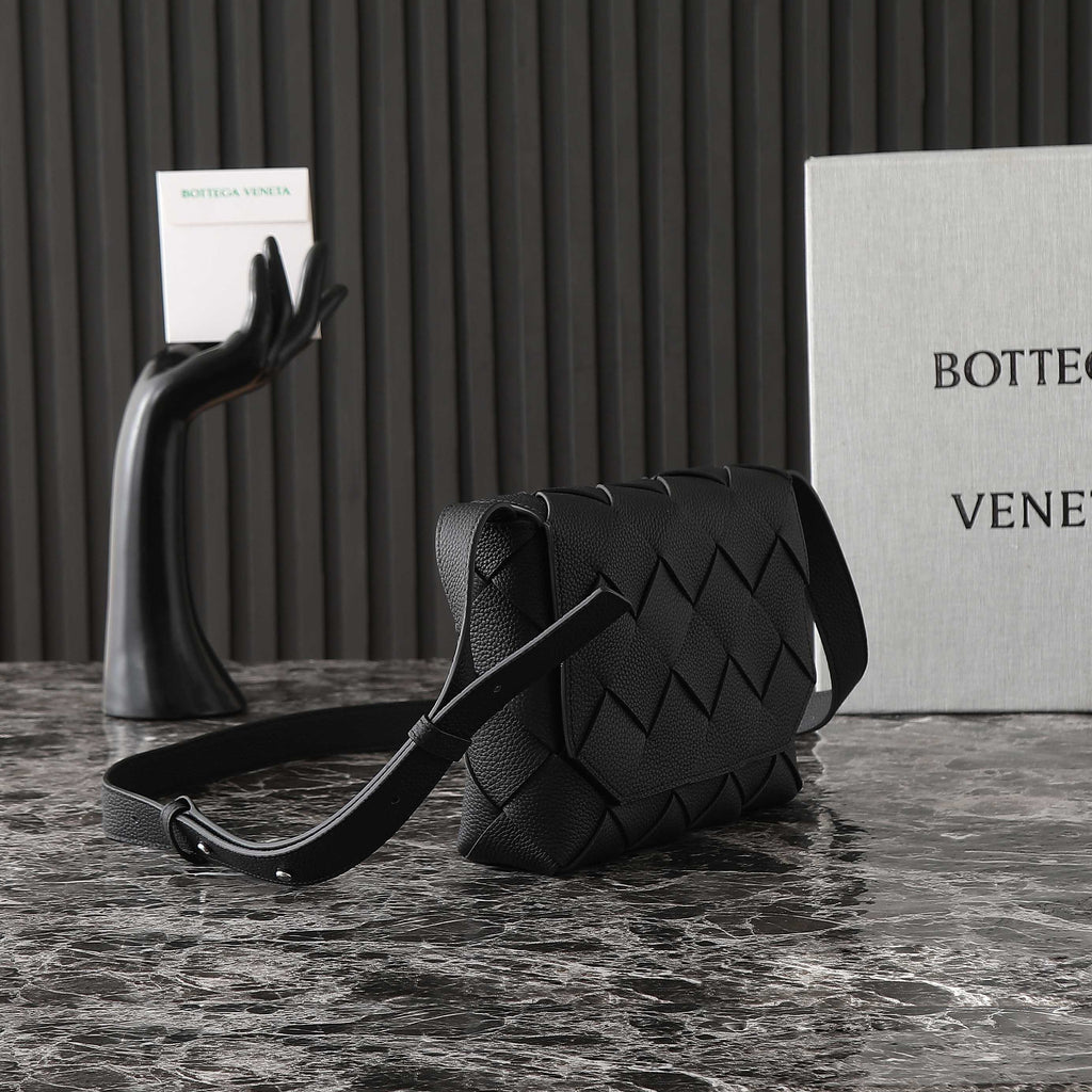 Bottega Veneta 25S Diago 22 in Black Calfskin Silver Hardware Bag