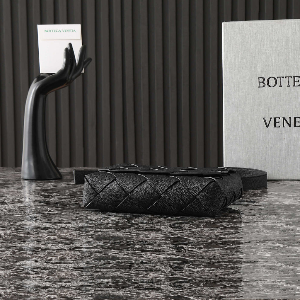 Bottega Veneta 25S Diago 22 in Black Calfskin Silver Hardware Bag