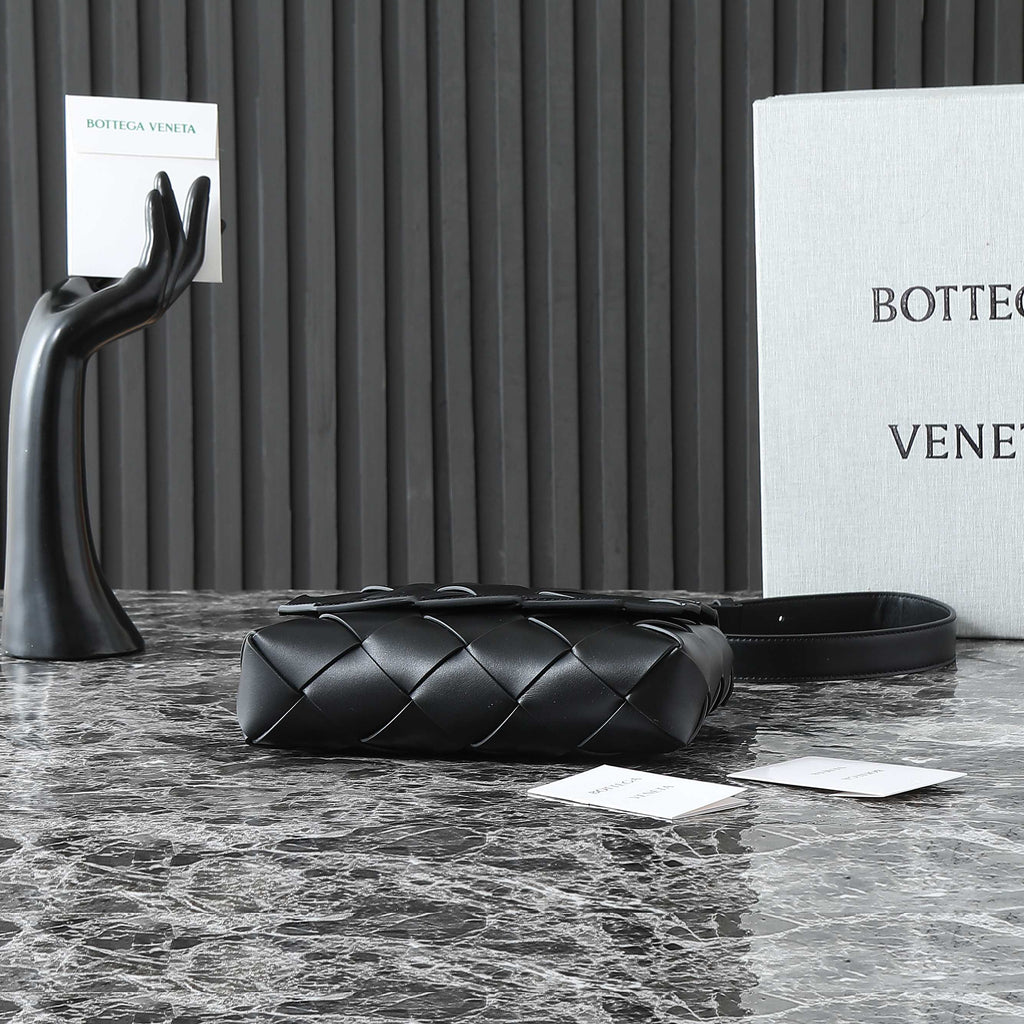 Bottega Veneta 25S Diago 22 in Black Calfskin Patent Silver Hardware Bag