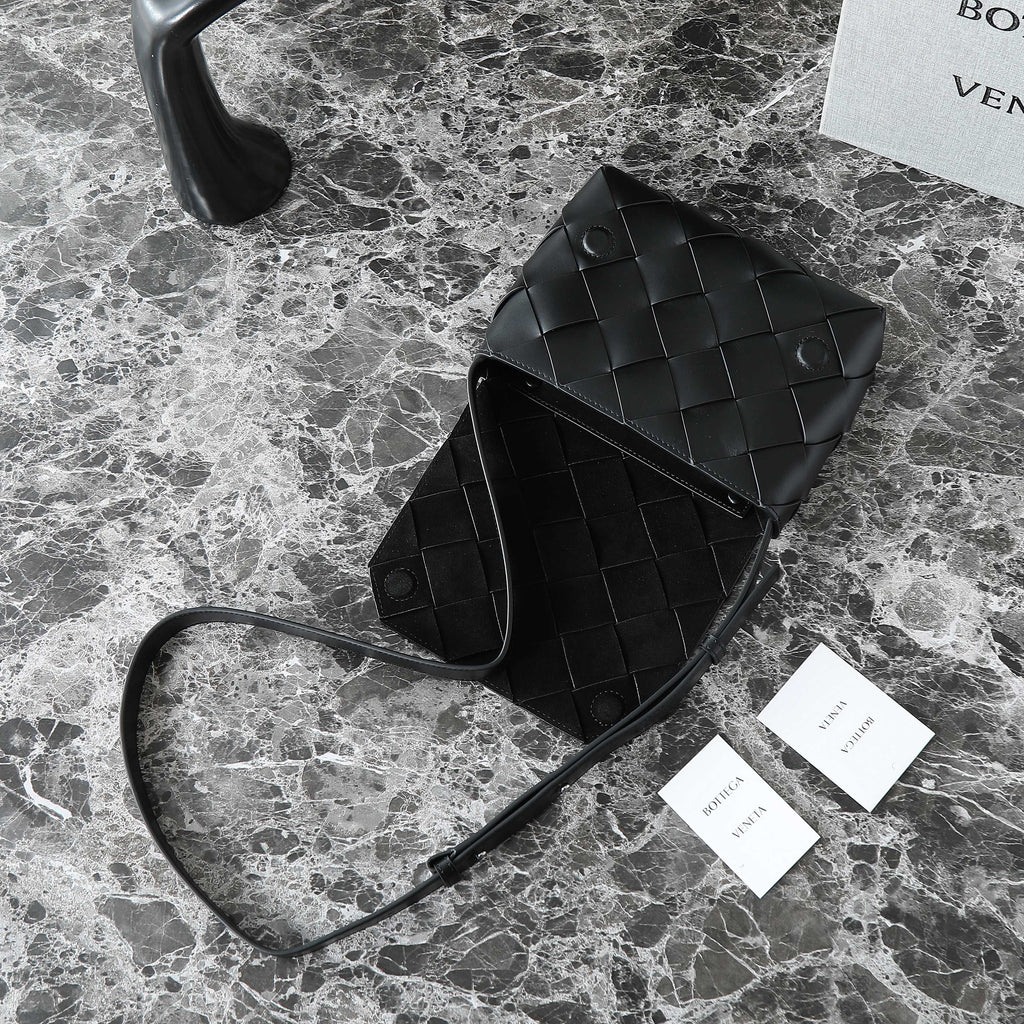 Bottega Veneta 25S Diago 22 in Black Calfskin Patent Silver Hardware Bag