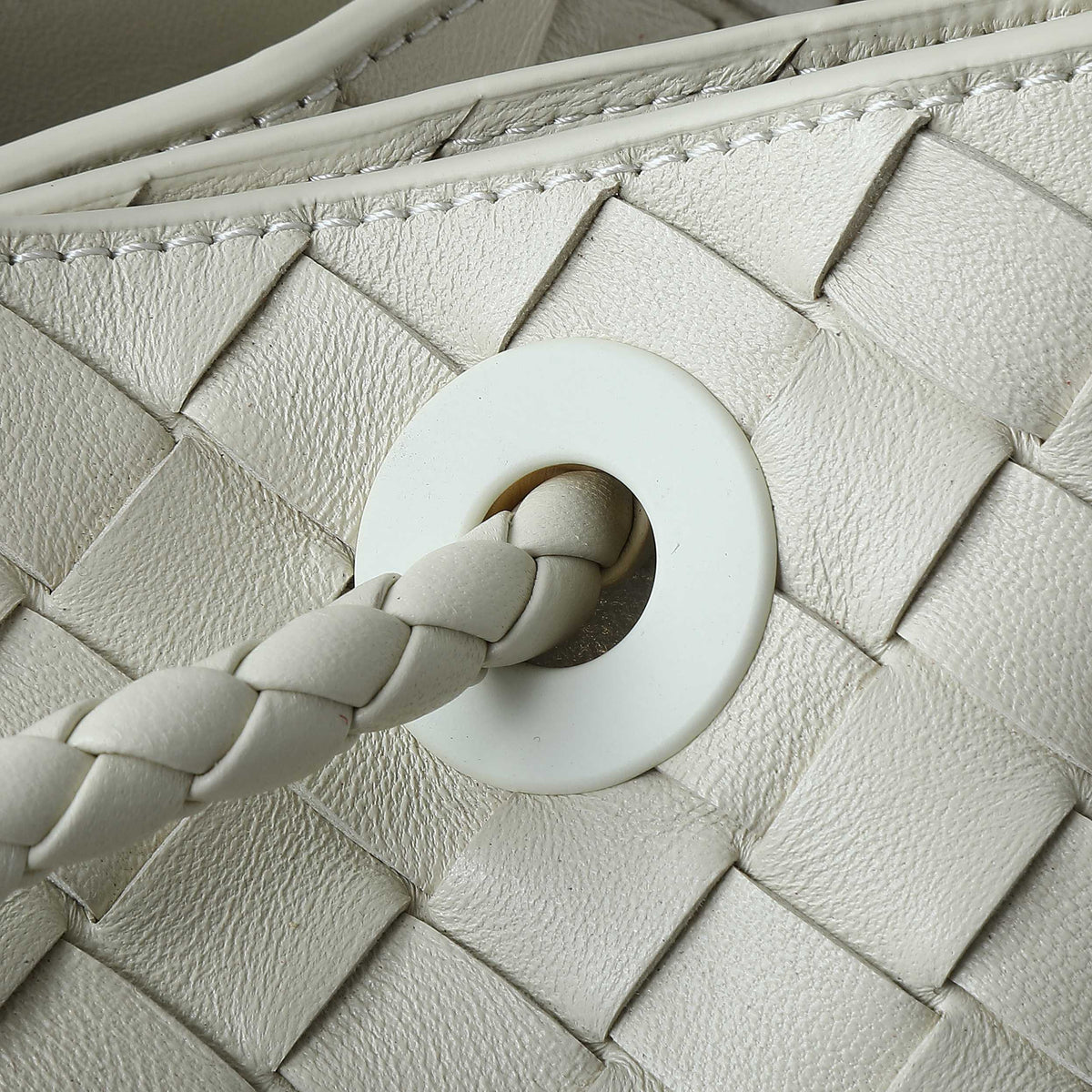 Bottega Veneta 25S Large Andiamo 42 in Ivory Calfskin Gold Hardware Bag