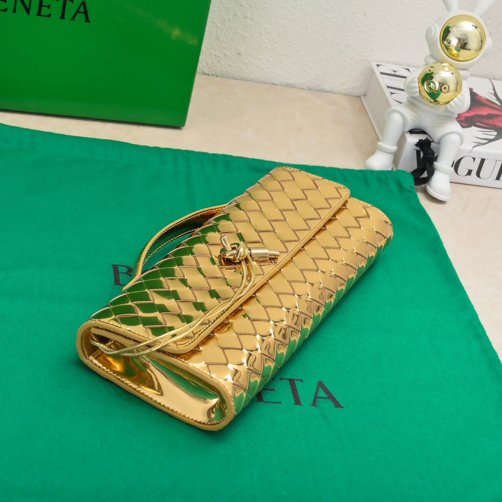 Bottega Veneta Long Clutch Andiamo 31 Gold Metalic Leather Ghw