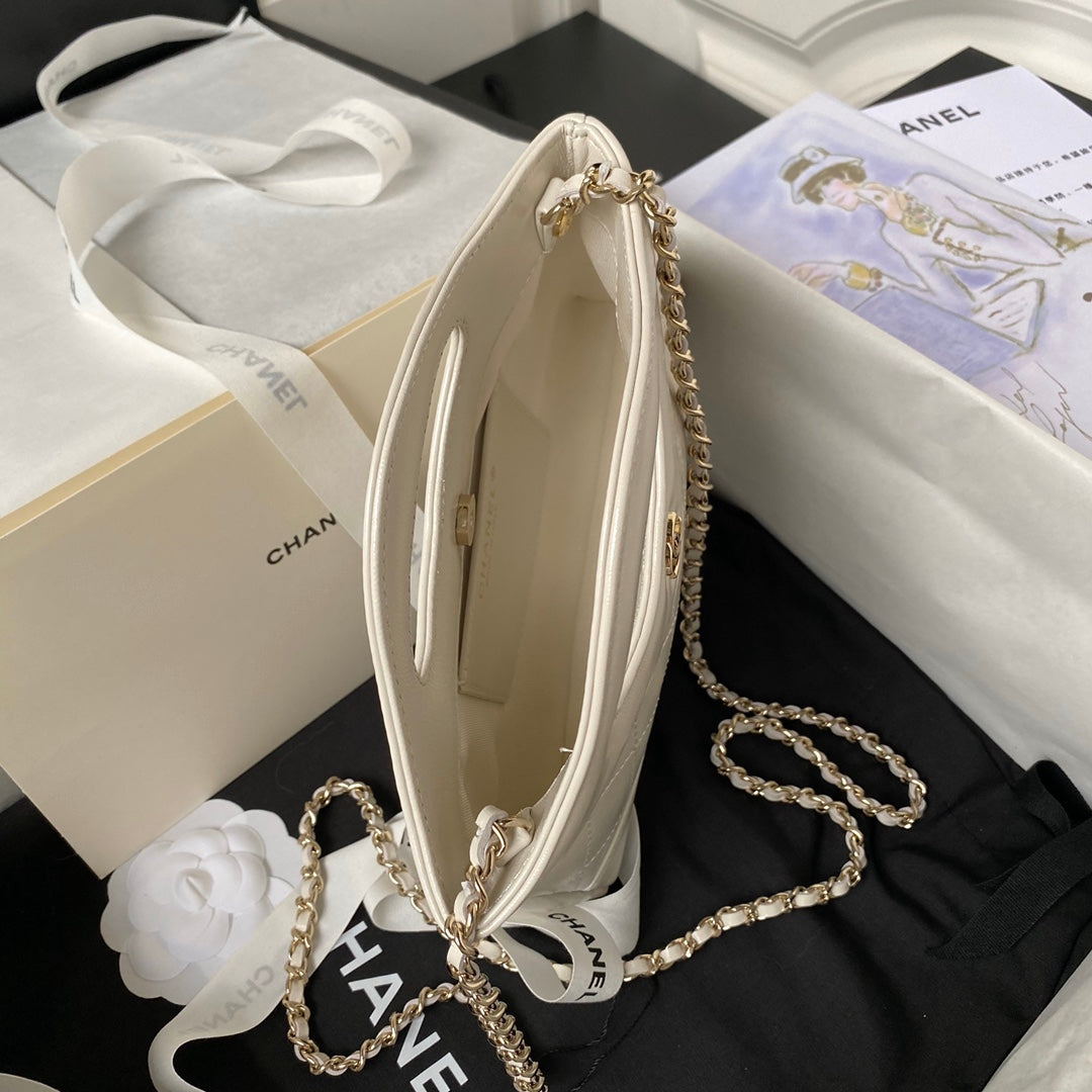 Chanel 25S Top Handle 20 cm in Cream White Lambskin Bag