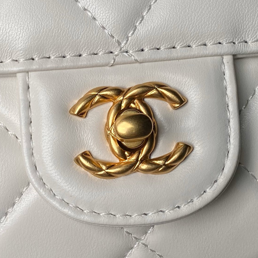 Chanel 25S Flap Bag 18 cm in White Lambskin with Top Handle