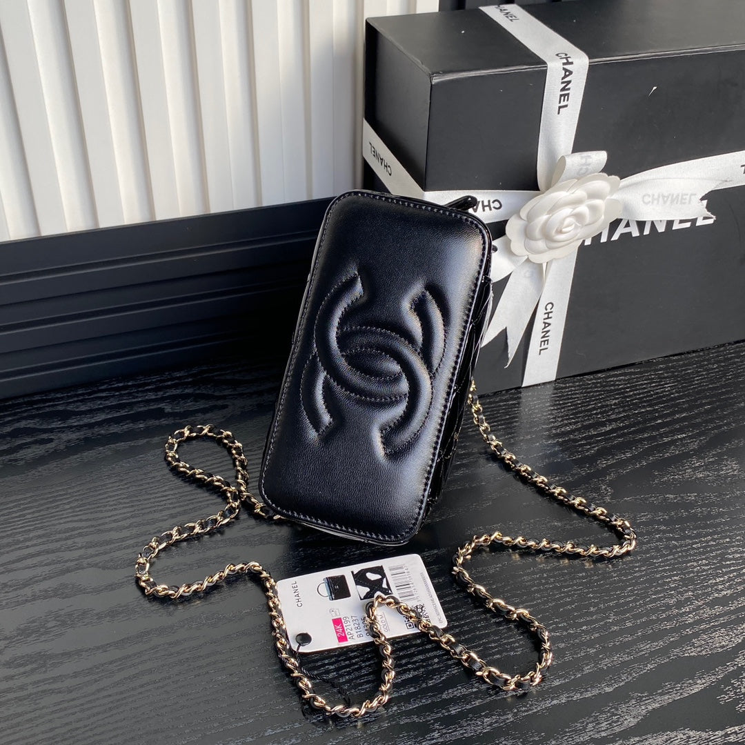 Chanel 25S Vanity Case 17 in Black Patent Calfskin Gold Hardware