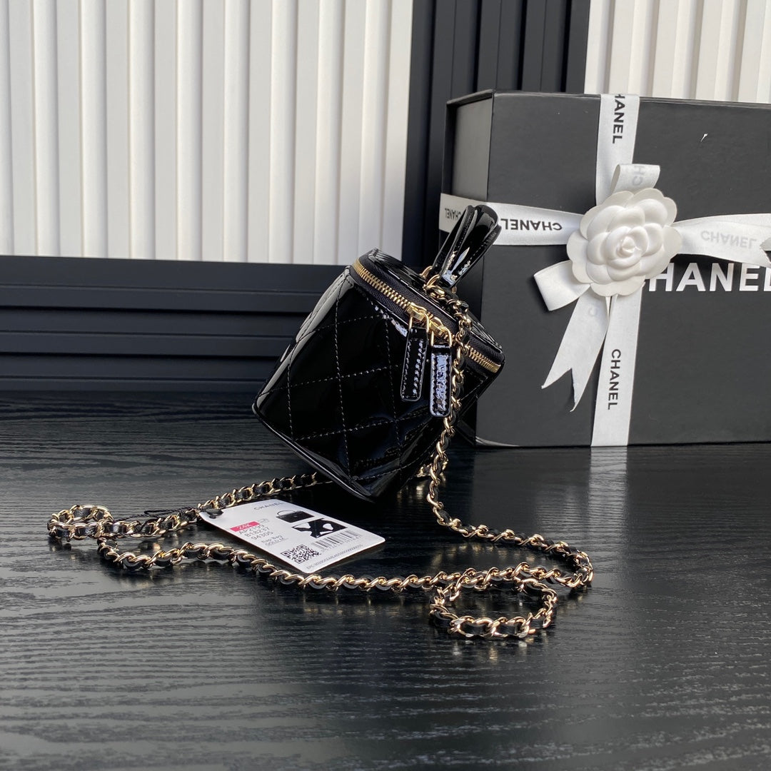 Chanel 25S Vanity Case 17 in Black Patent Calfskin Gold Hardware