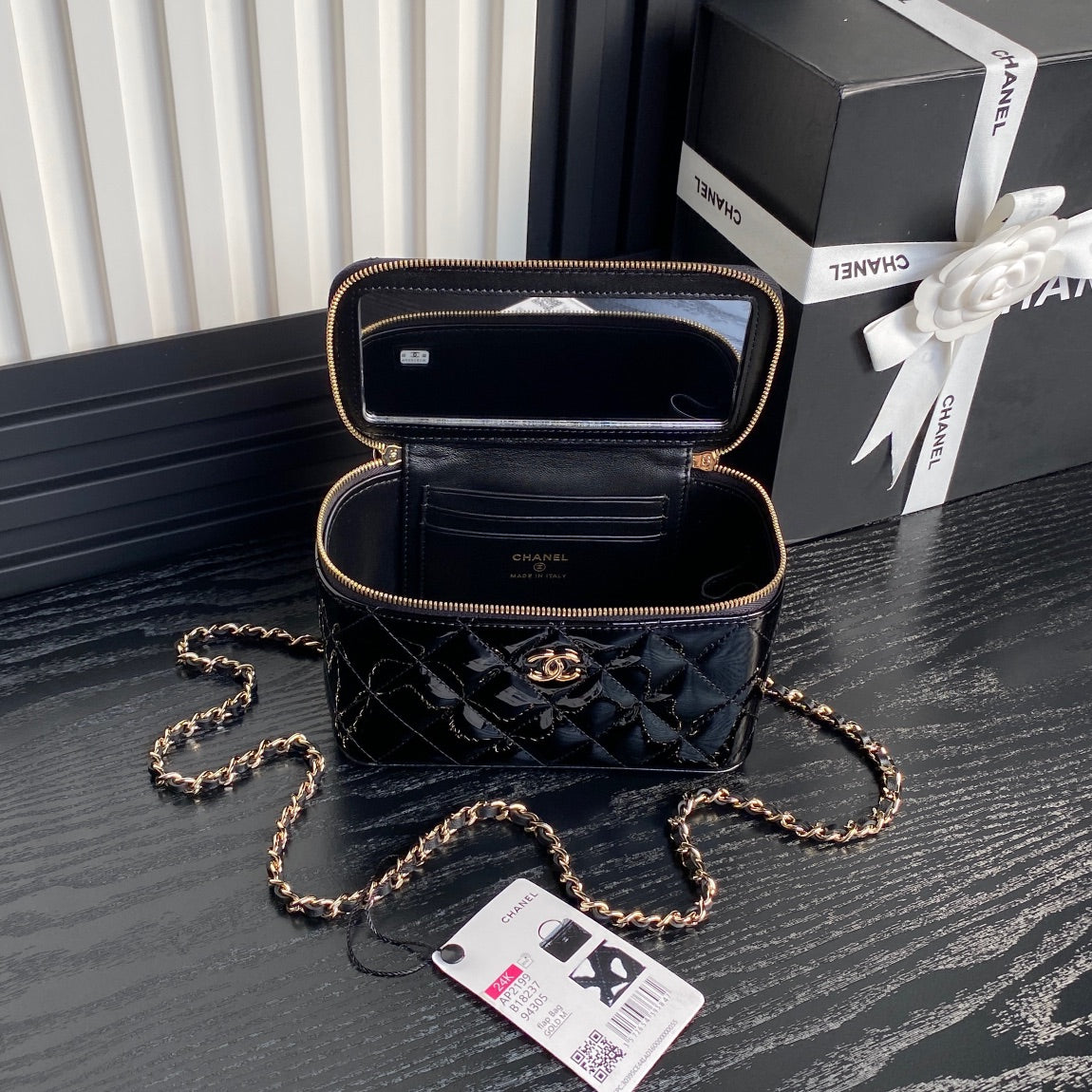 Chanel 25S Vanity Case 17 in Black Patent Calfskin Gold Hardware