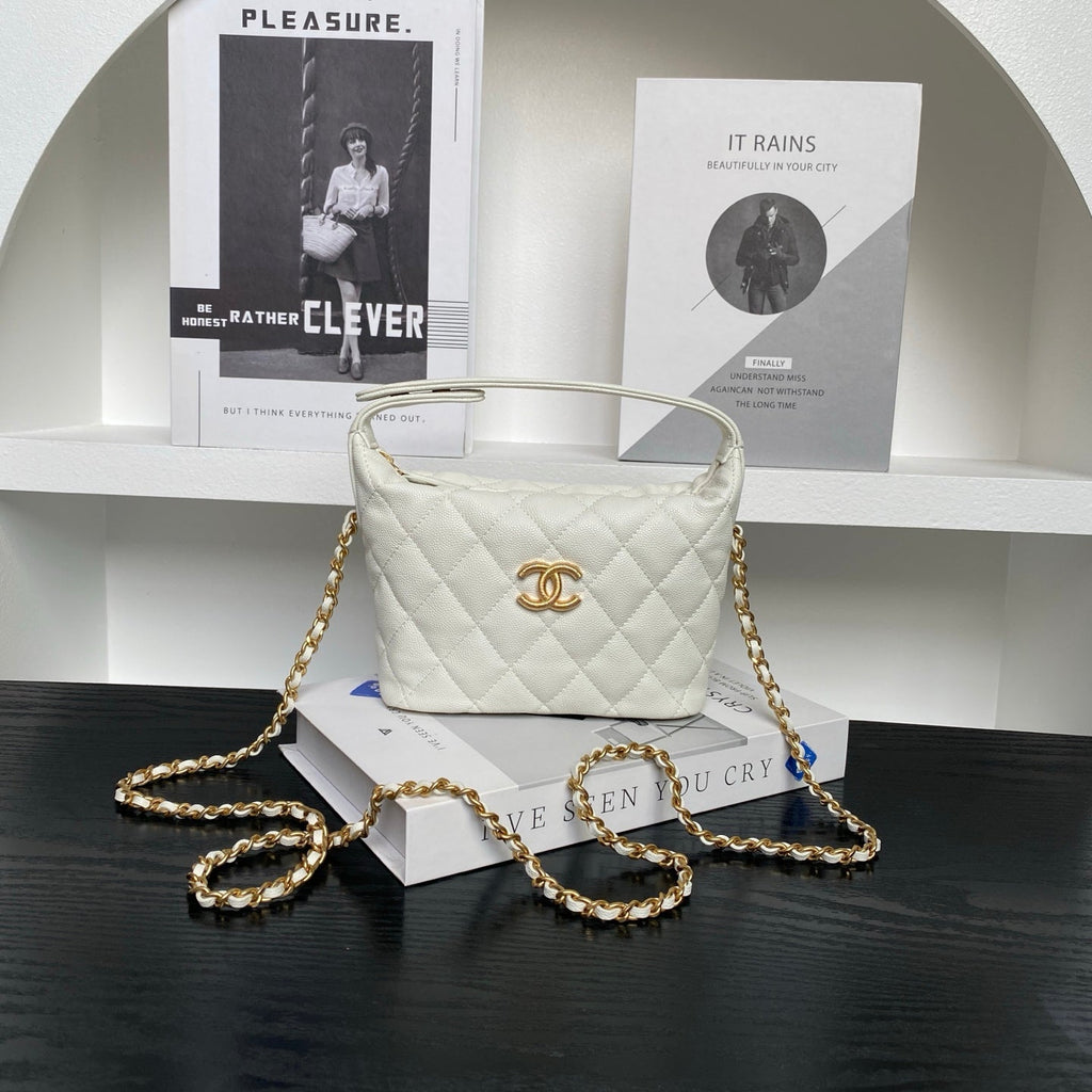 Chanel 25S Hobo Bag 22 in White Caviar Leather