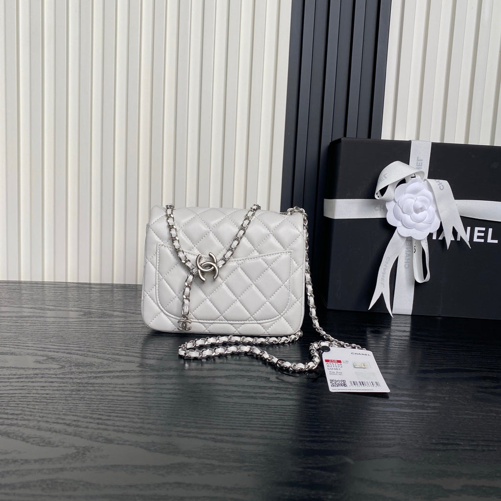 Chanel 25S Mini Flap Bag 18 in White Calfskin