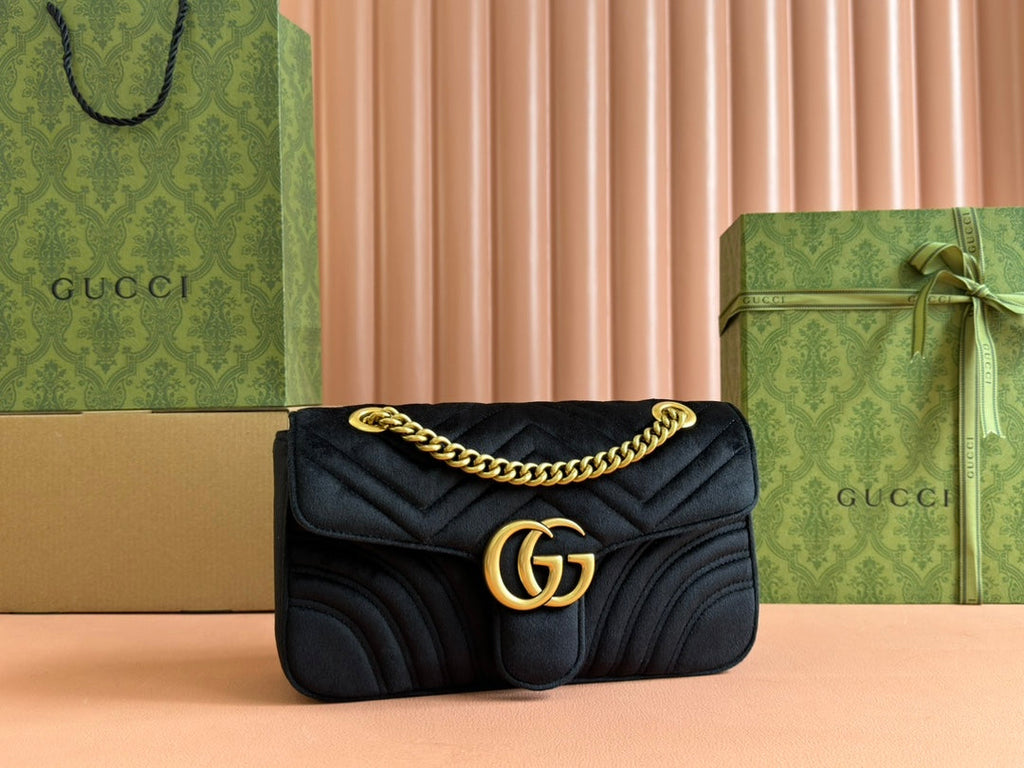 Gucci 26S Marmont Matelasse 26 in Black Velvet Bag