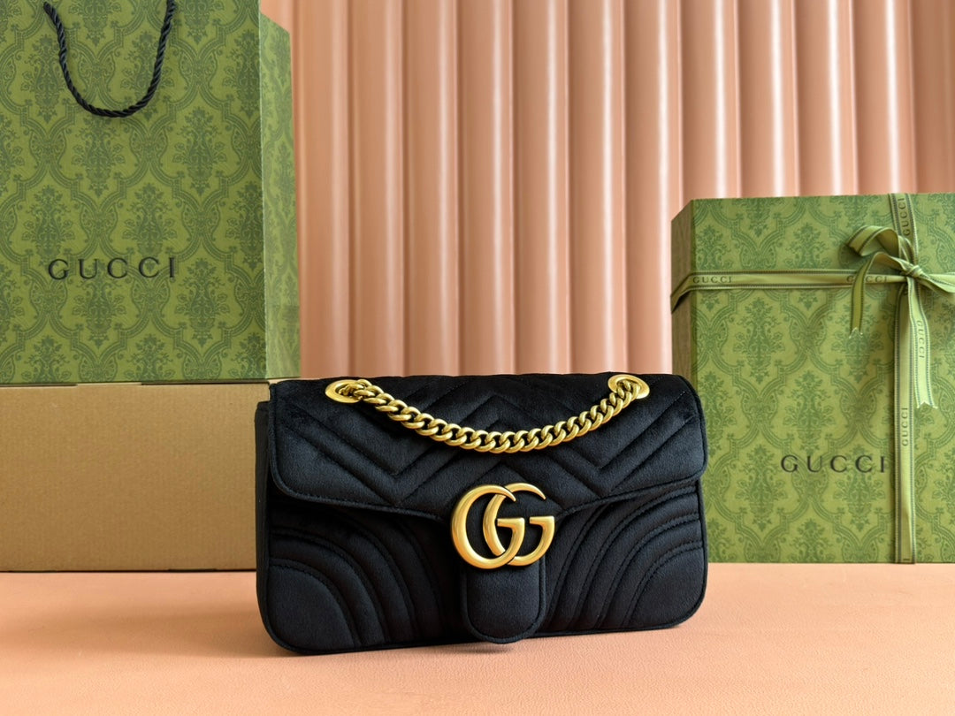 Gucci 26S Marmont Matelasse 26 in Black Velvet Bag