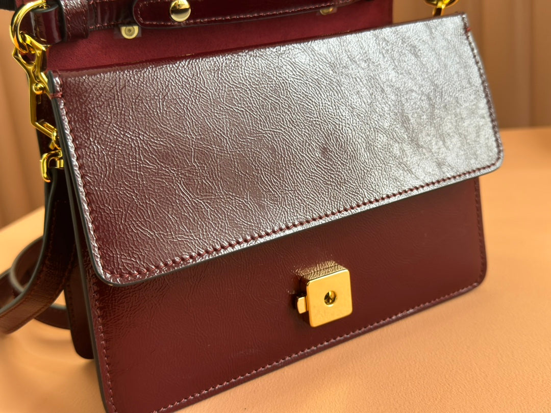 Gucci Dionysus Medium Shoulder Bag 22 in Rosso Ancora Red Glossy Lambskin