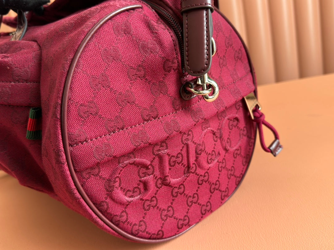 Gucci Small Duffle Bag 42 in Rosso Ancora Red Canvas