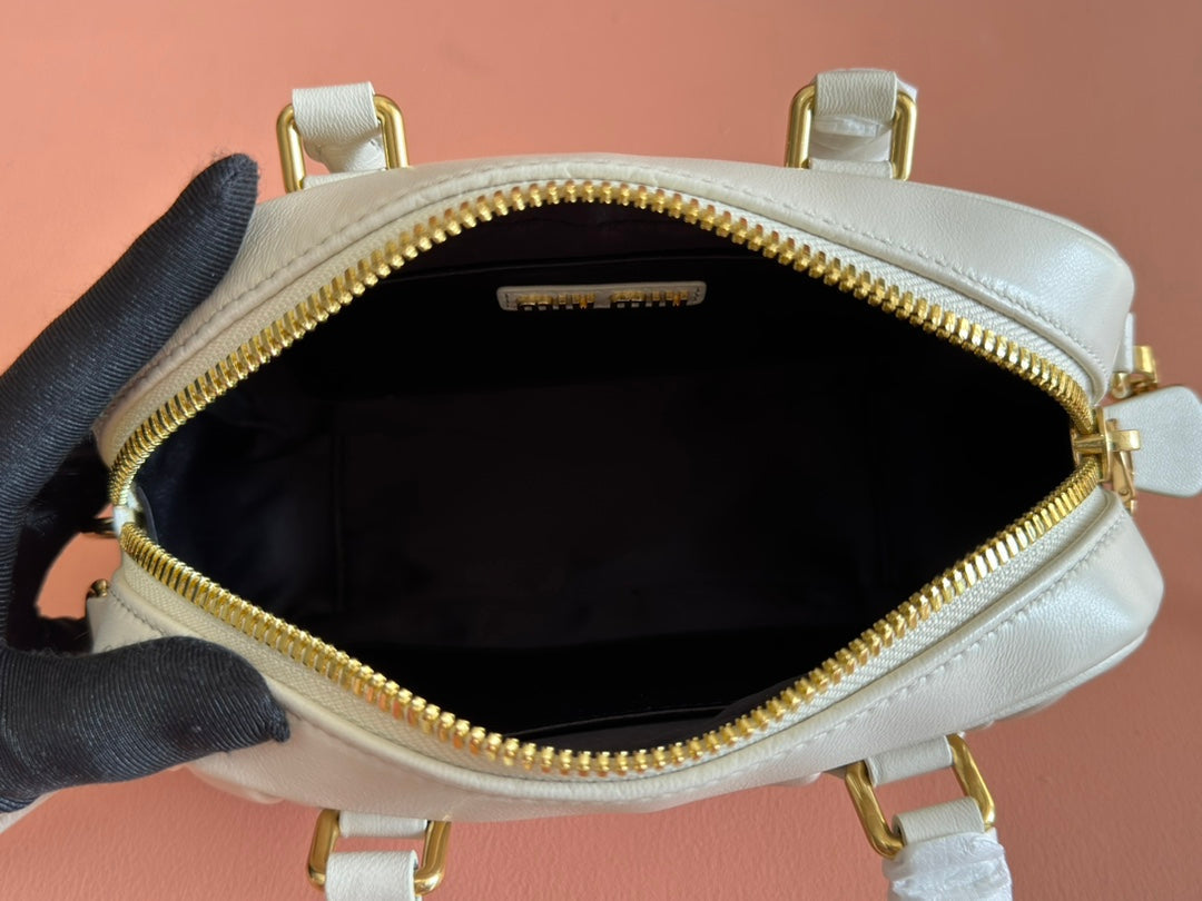 Arcadie Matelassé Bag 19 in White Lambskin Gold Hardware